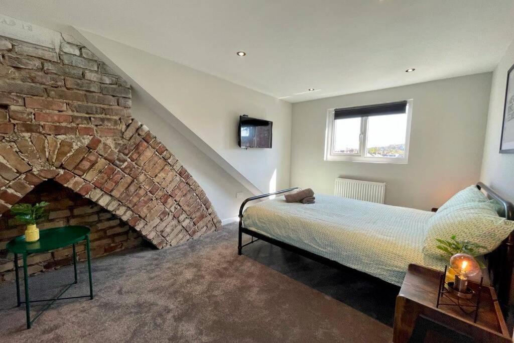 Large House Near Victoria Park For Groups, 10 Mins Bus To City Centre Cardiff Exterior photo