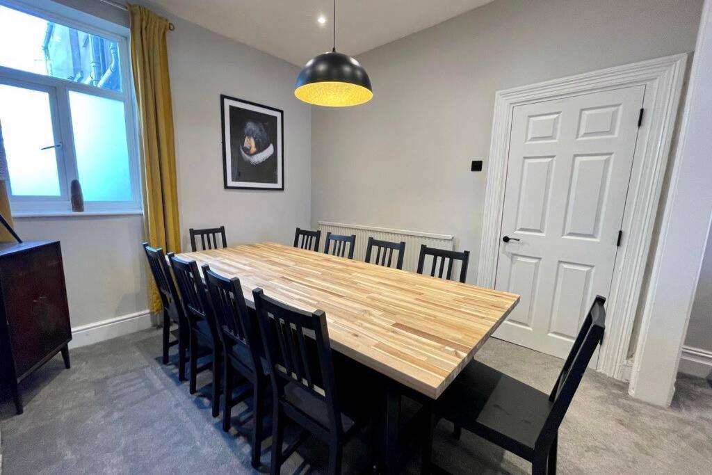 Large House Near Victoria Park For Groups, 10 Mins Bus To City Centre Cardiff Exterior photo