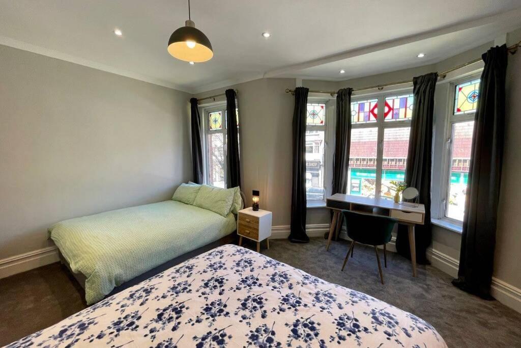 Large House Near Victoria Park For Groups, 10 Mins Bus To City Centre Cardiff Exterior photo
